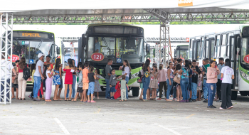 Goiás Social e OVG disponibilizam rotas gratuitas de ônibus para entrega de brinquedos do Natal do Bem no Goiânia Arena